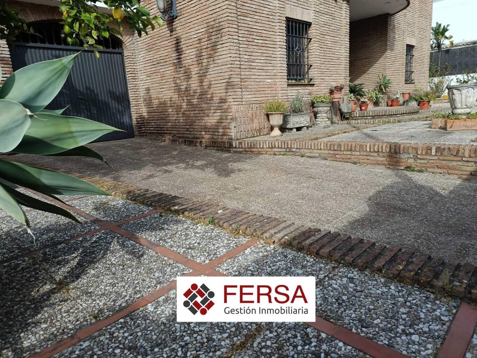 5 bedroom Villa for sale in El Puerto de Santa Maria with garage - € 785,000 (Ref: 9829462)
