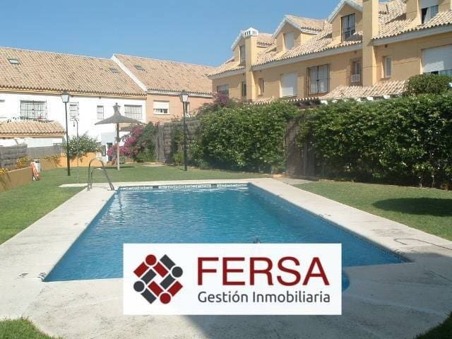 4 soverom Rekkehus til salgs i El Puerto de Santa María med svømmebasseng - € 650 000 (Ref: 9829465)