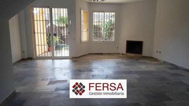 4 soverom Rekkehus til salgs i El Puerto de Santa María med svømmebasseng - € 650 000 (Ref: 9829465)