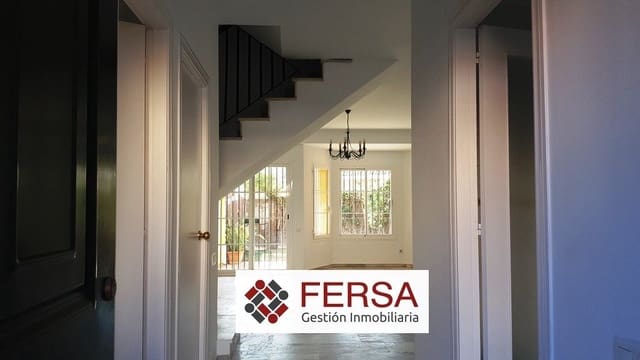 4 soverom Rekkehus til salgs i El Puerto de Santa María med svømmebasseng - € 650 000 (Ref: 9829465)