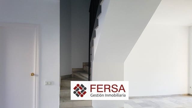 4 soverom Rekkehus til salgs i El Puerto de Santa María med svømmebasseng - € 650 000 (Ref: 9829465)