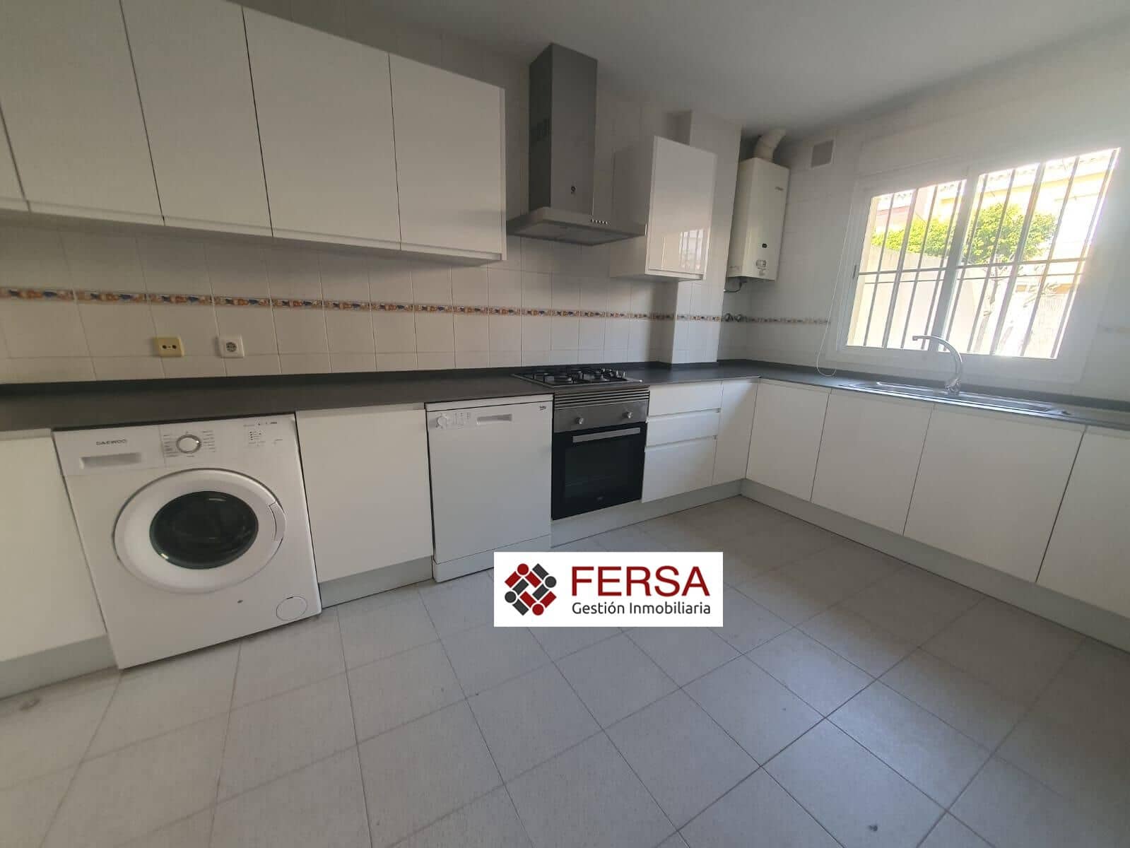 4 bedroom Terraced Villa for sale in El Puerto de Santa Maria with pool - € 650,000 (Ref: 9829465)