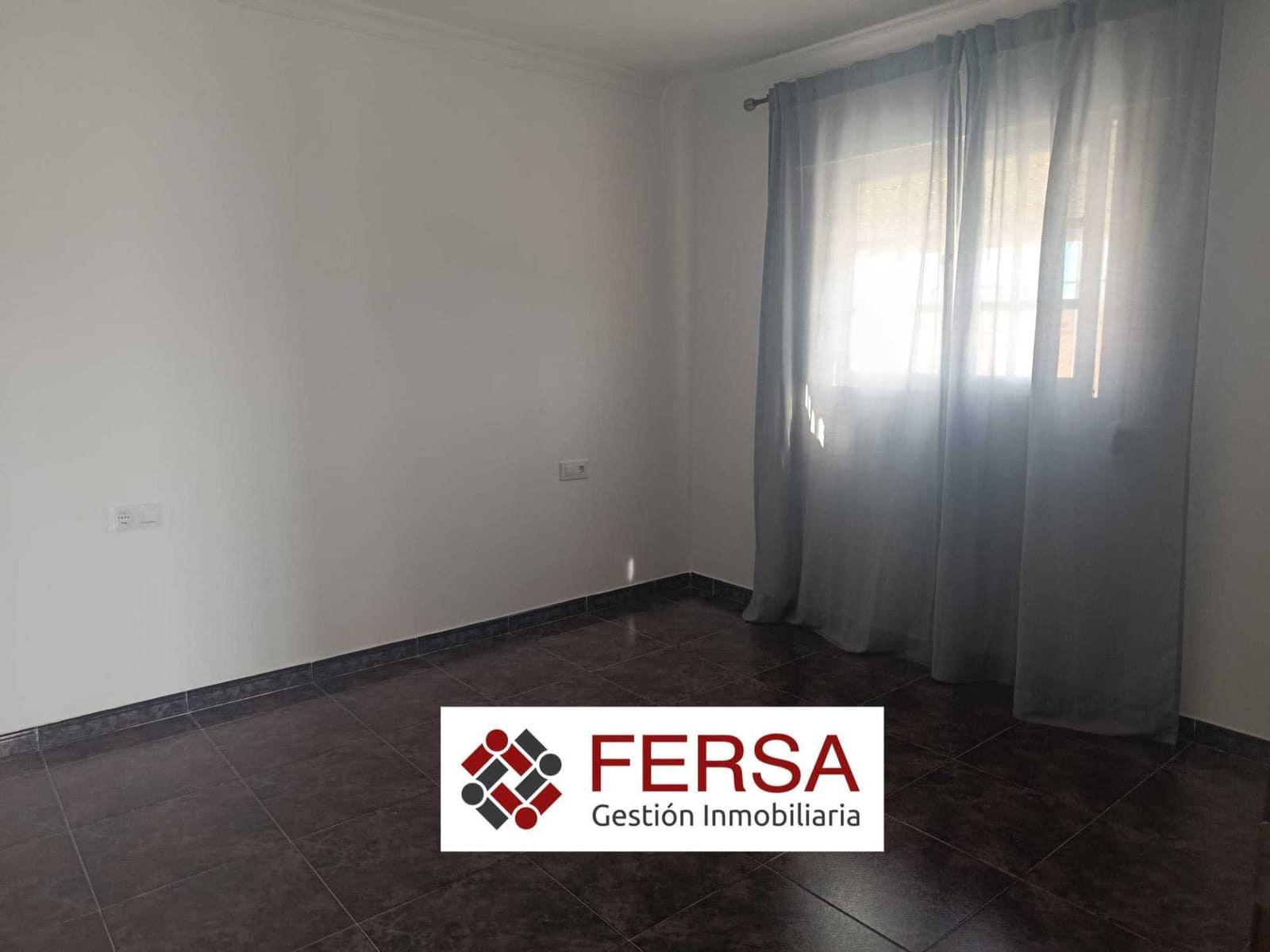 5 soveværelse Villa til leje i El Puerto de Santa Maria med swimmingpool garage - € 2.500 (Ref: 9829466)