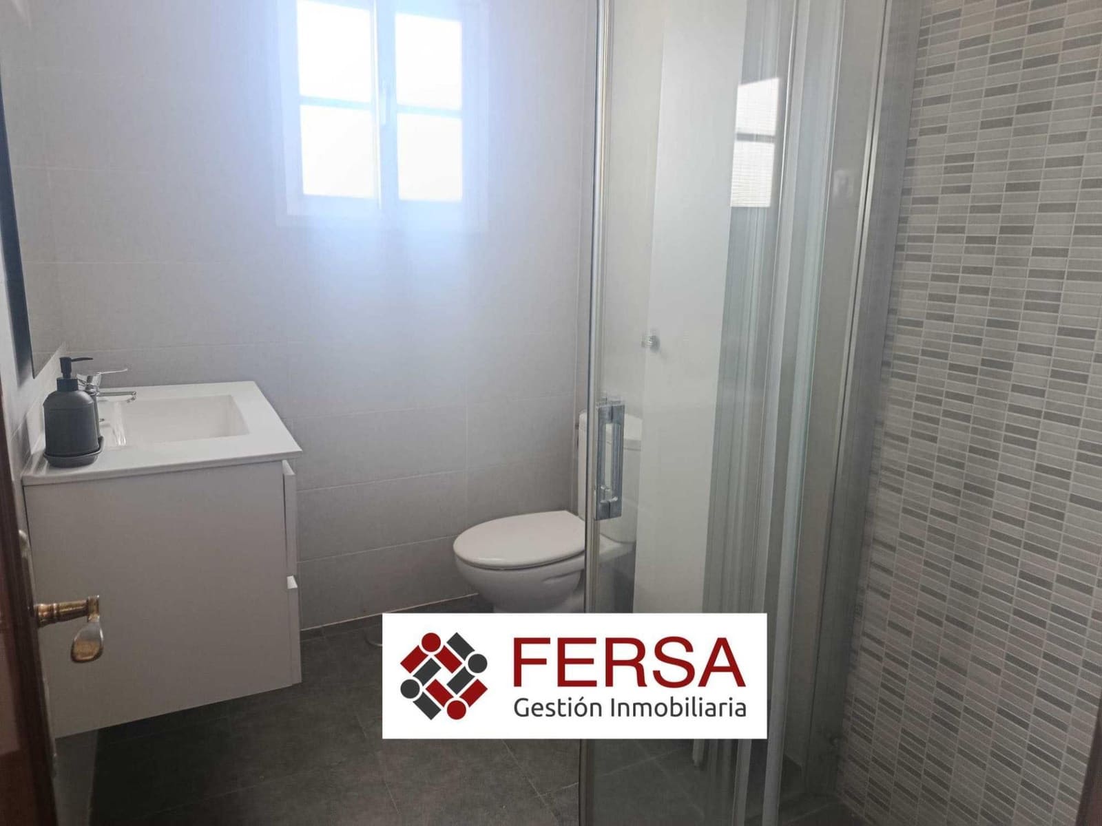 5 soveværelse Villa til leje i El Puerto de Santa Maria med swimmingpool garage - € 2.500 (Ref: 9829466)