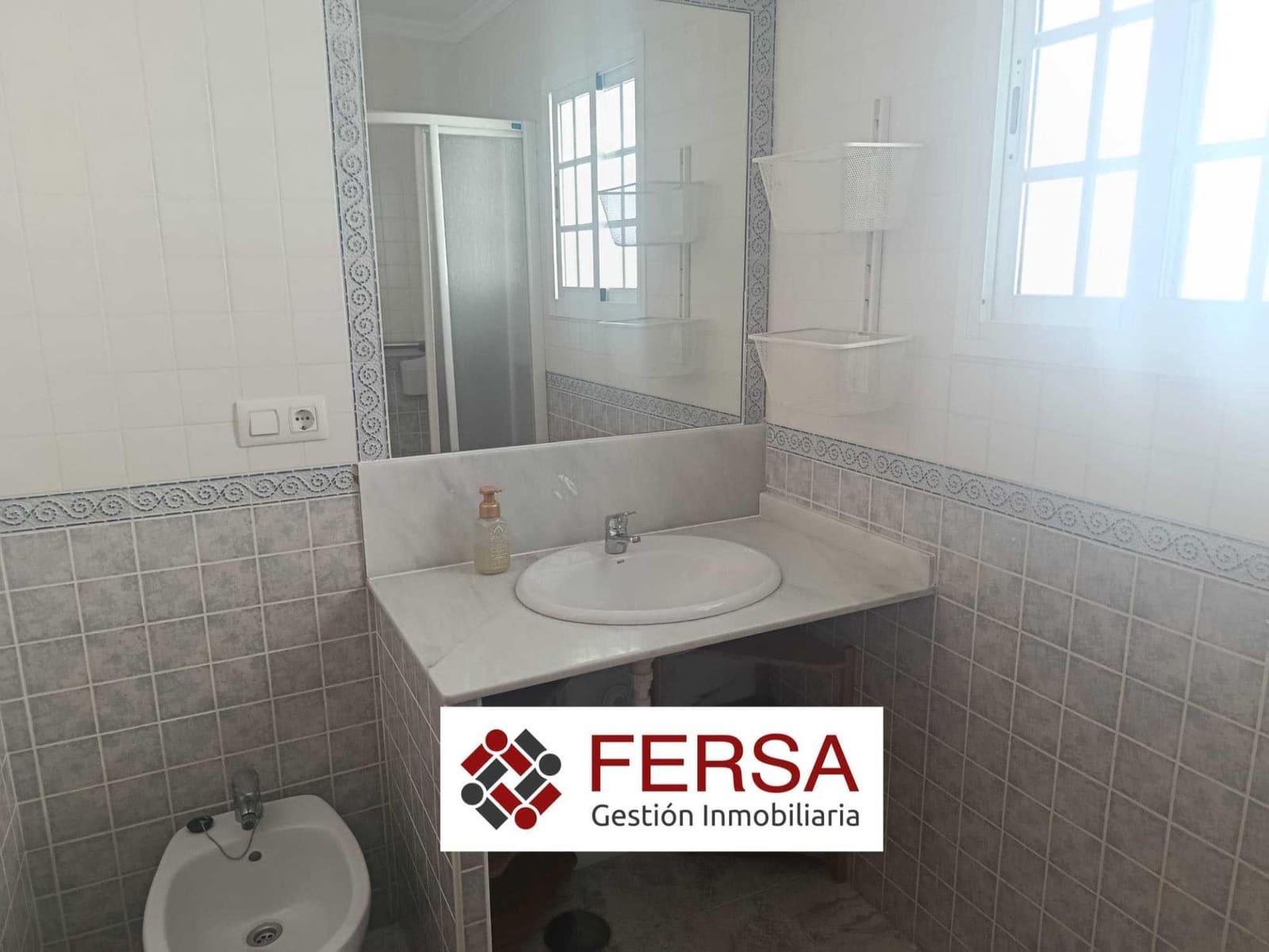 5 soveværelse Villa til leje i El Puerto de Santa Maria med swimmingpool garage - € 2.500 (Ref: 9829466)