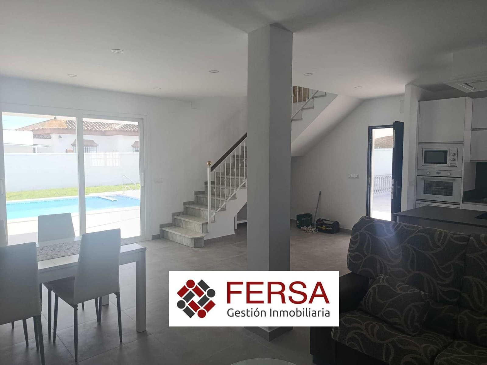 5 soveværelse Villa til leje i El Puerto de Santa Maria med swimmingpool garage - € 2.500 (Ref: 9829466)