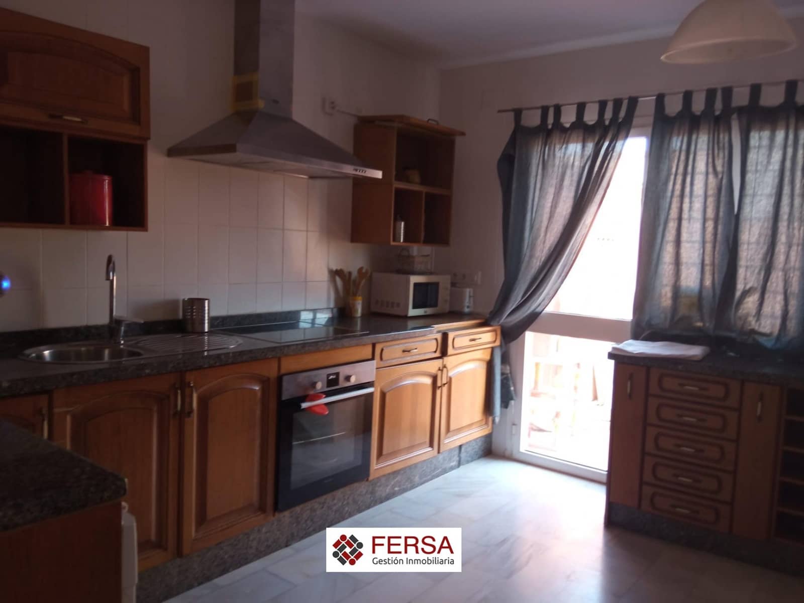 3 bedroom Villa for sale in El Puerto de Santa Maria with garage - € 450,000 (Ref: 9829468)