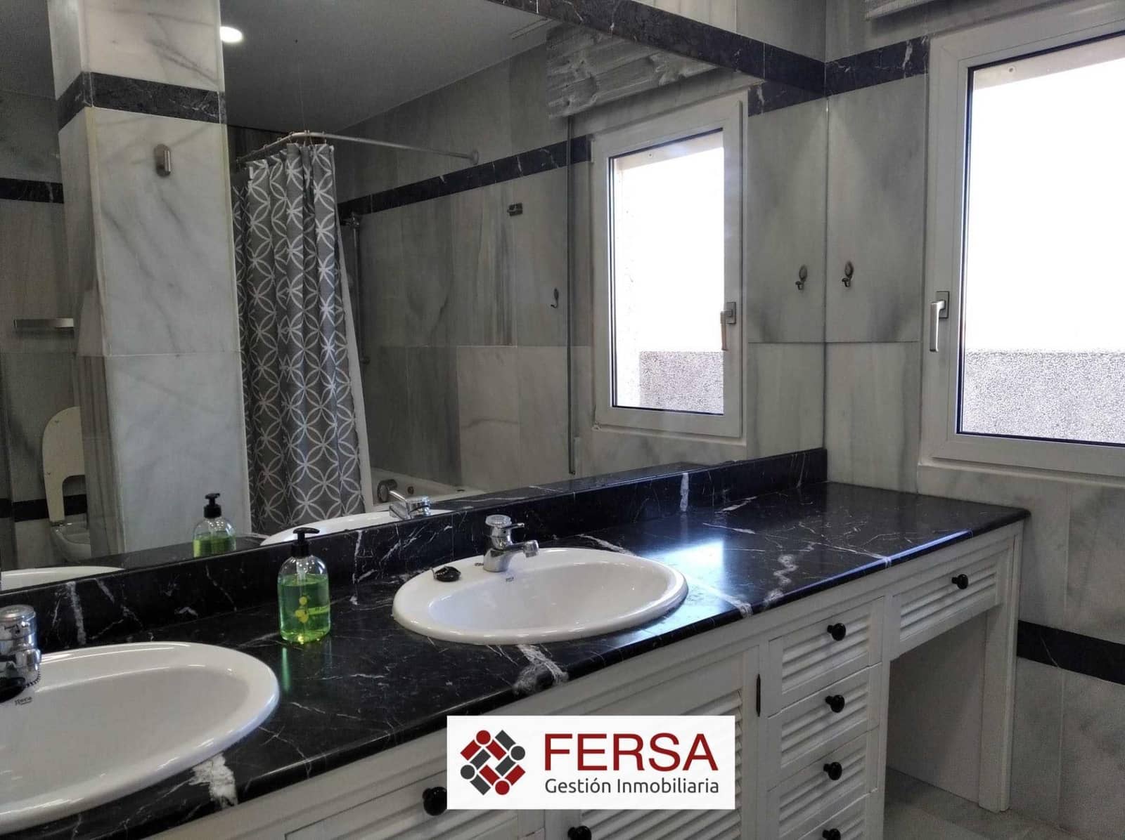 3 bedroom Penthouse for rent in El Puerto de Santa Maria with garage - € 2,500 (Ref: 9829469)