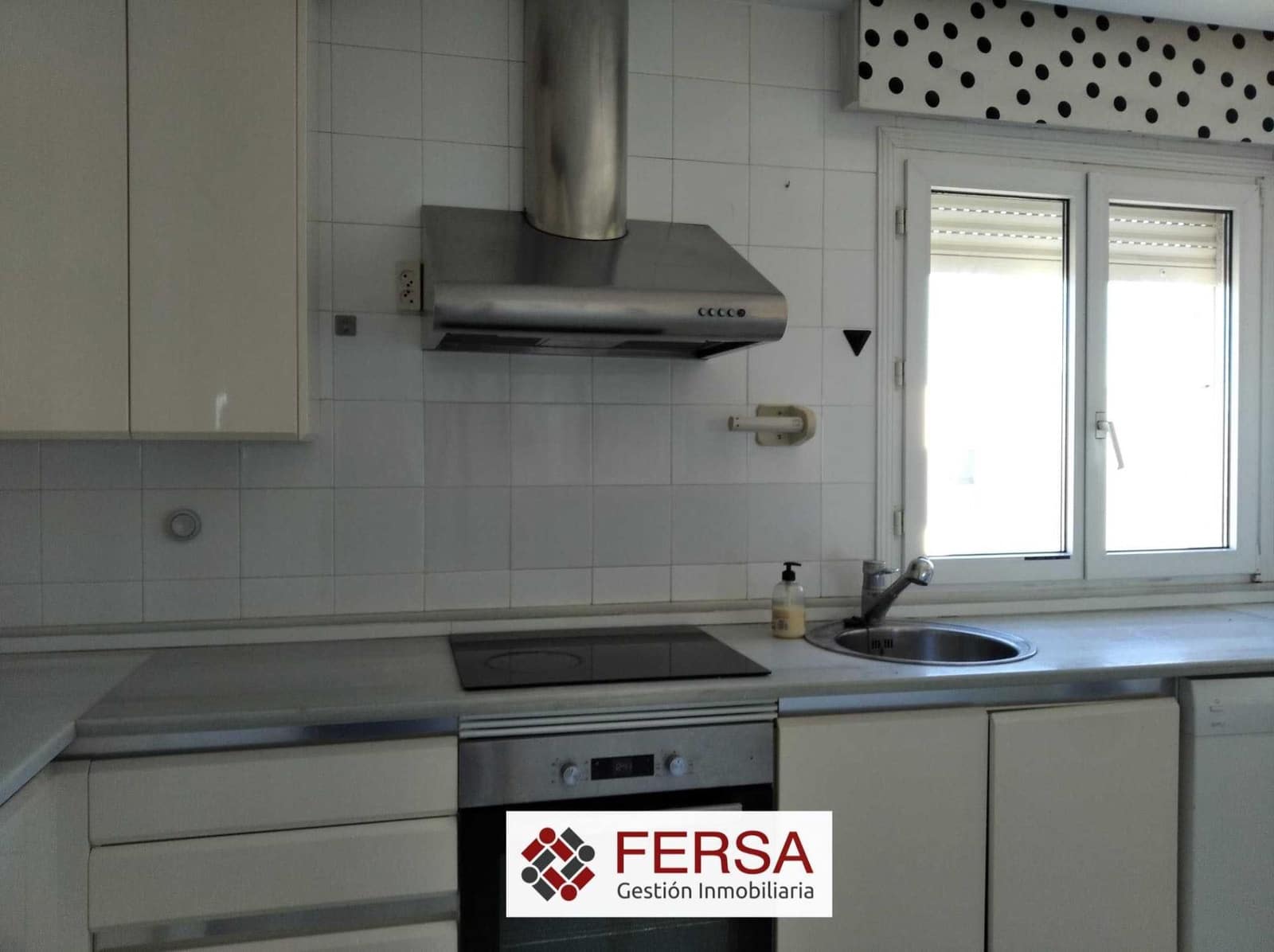 3 bedroom Penthouse for rent in El Puerto de Santa Maria with garage - € 2,500 (Ref: 9829469)