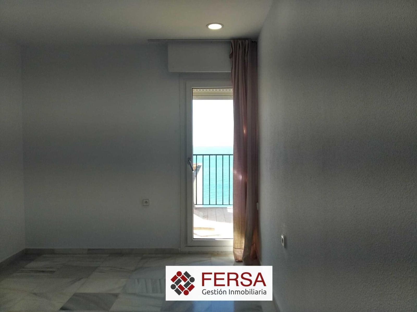 3 bedroom Penthouse for rent in El Puerto de Santa Maria with garage - € 2,500 (Ref: 9829469)