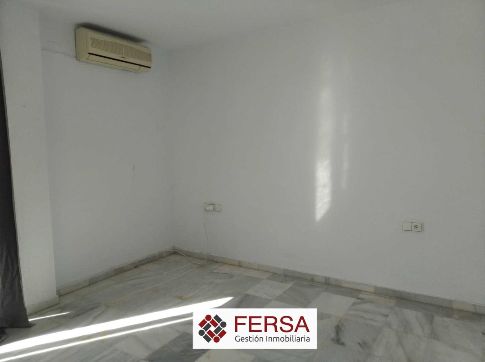 3 bedroom Penthouse for rent in El Puerto de Santa Maria with garage - € 2,500 (Ref: 9829469)