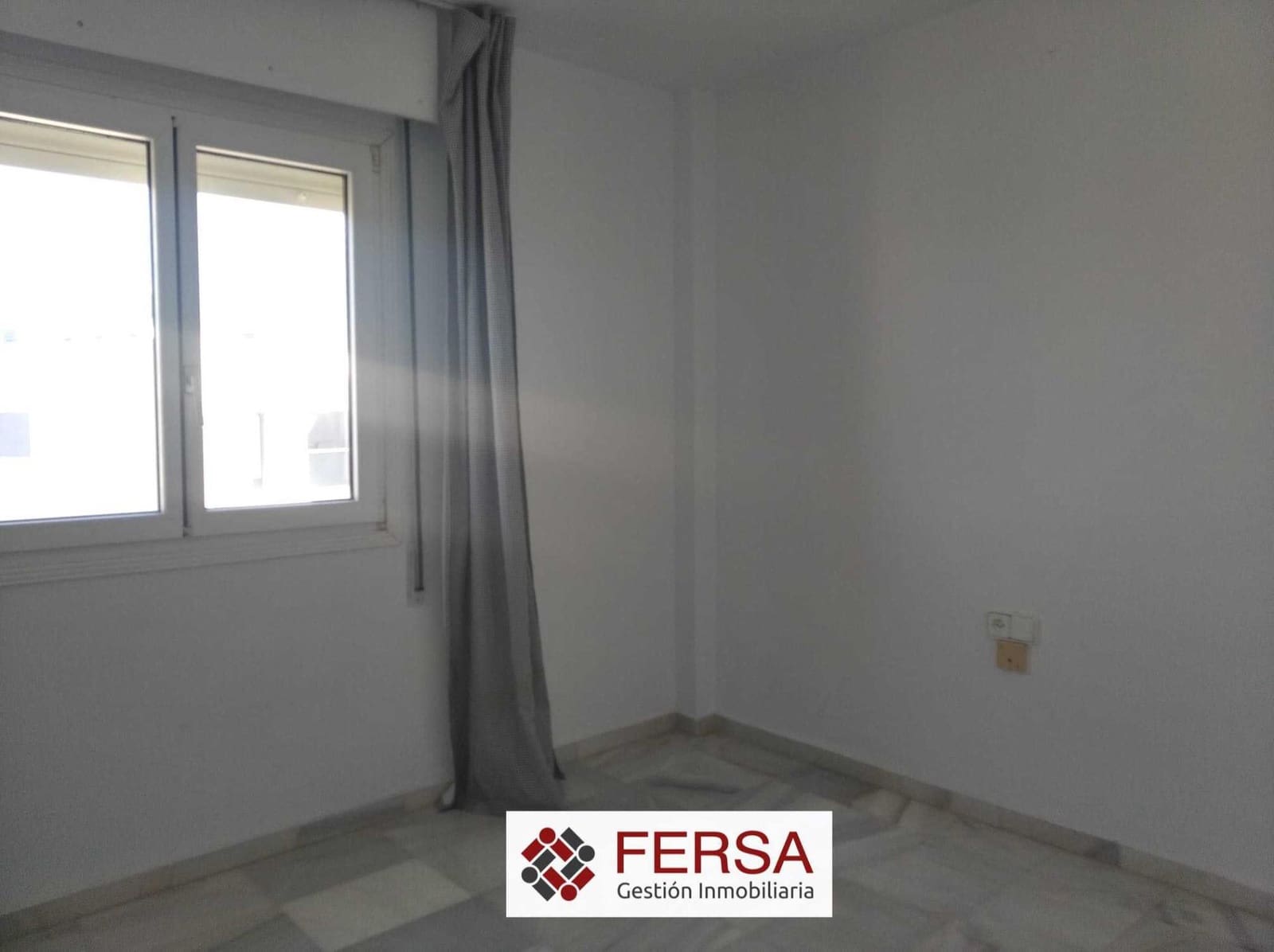 3 bedroom Penthouse for rent in El Puerto de Santa Maria with garage - € 2,500 (Ref: 9829469)