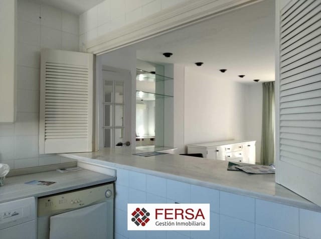3 bedroom Penthouse for rent in El Puerto de Santa María with garage - € 2,500 (Ref: 9829469)