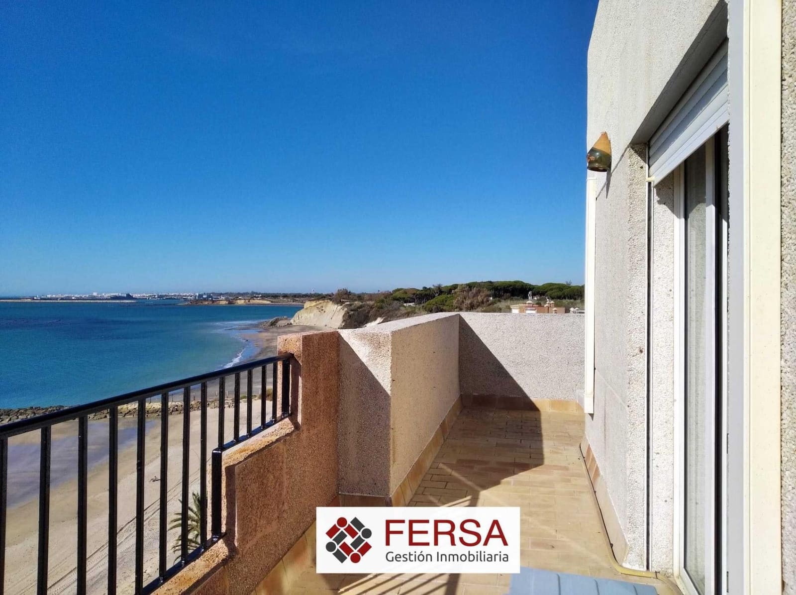 3 bedroom Penthouse for rent in El Puerto de Santa Maria with garage - € 2,500 (Ref: 9829469)