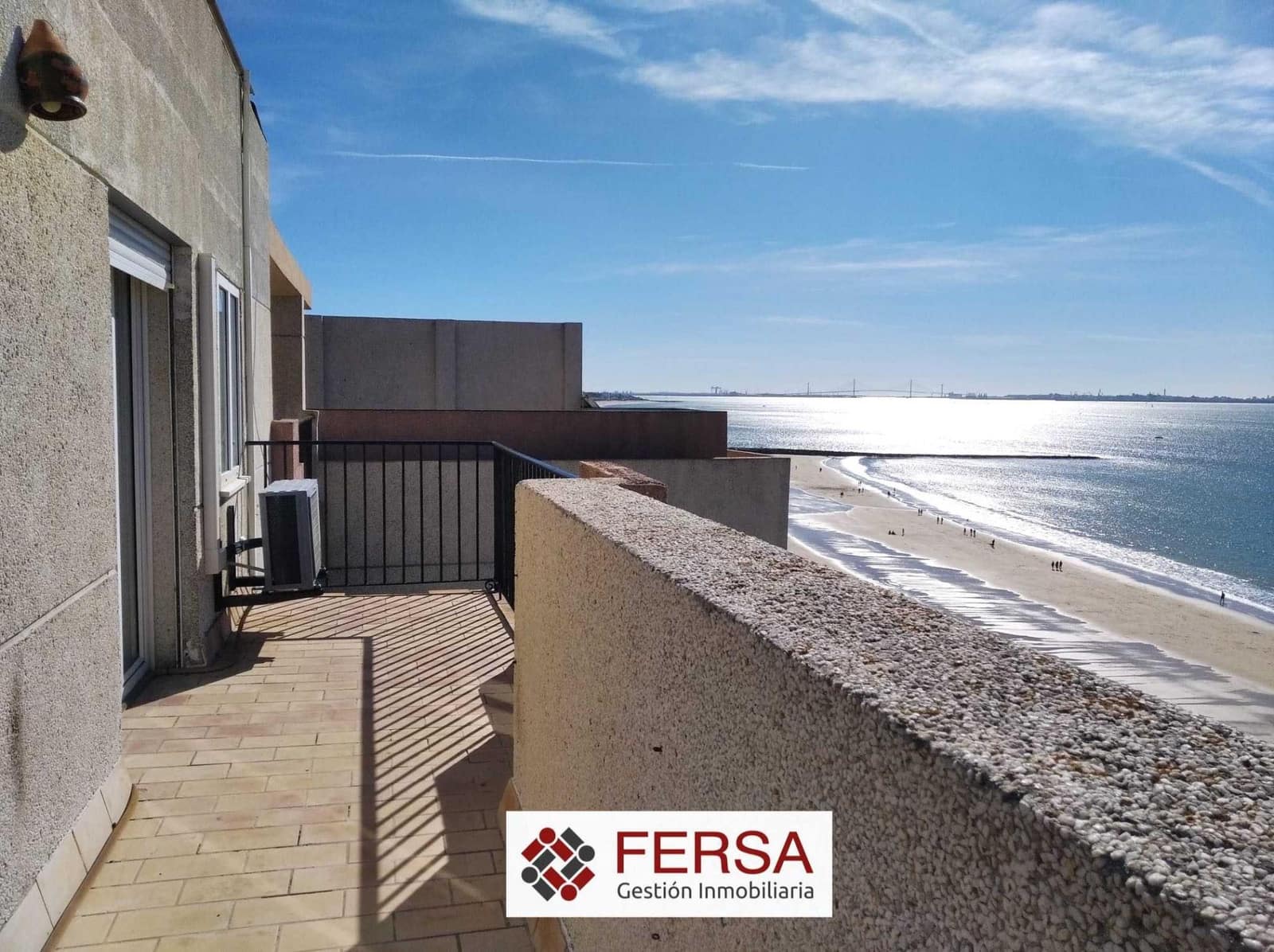 3 bedroom Penthouse for rent in El Puerto de Santa Maria with garage - € 2,500 (Ref: 9829469)