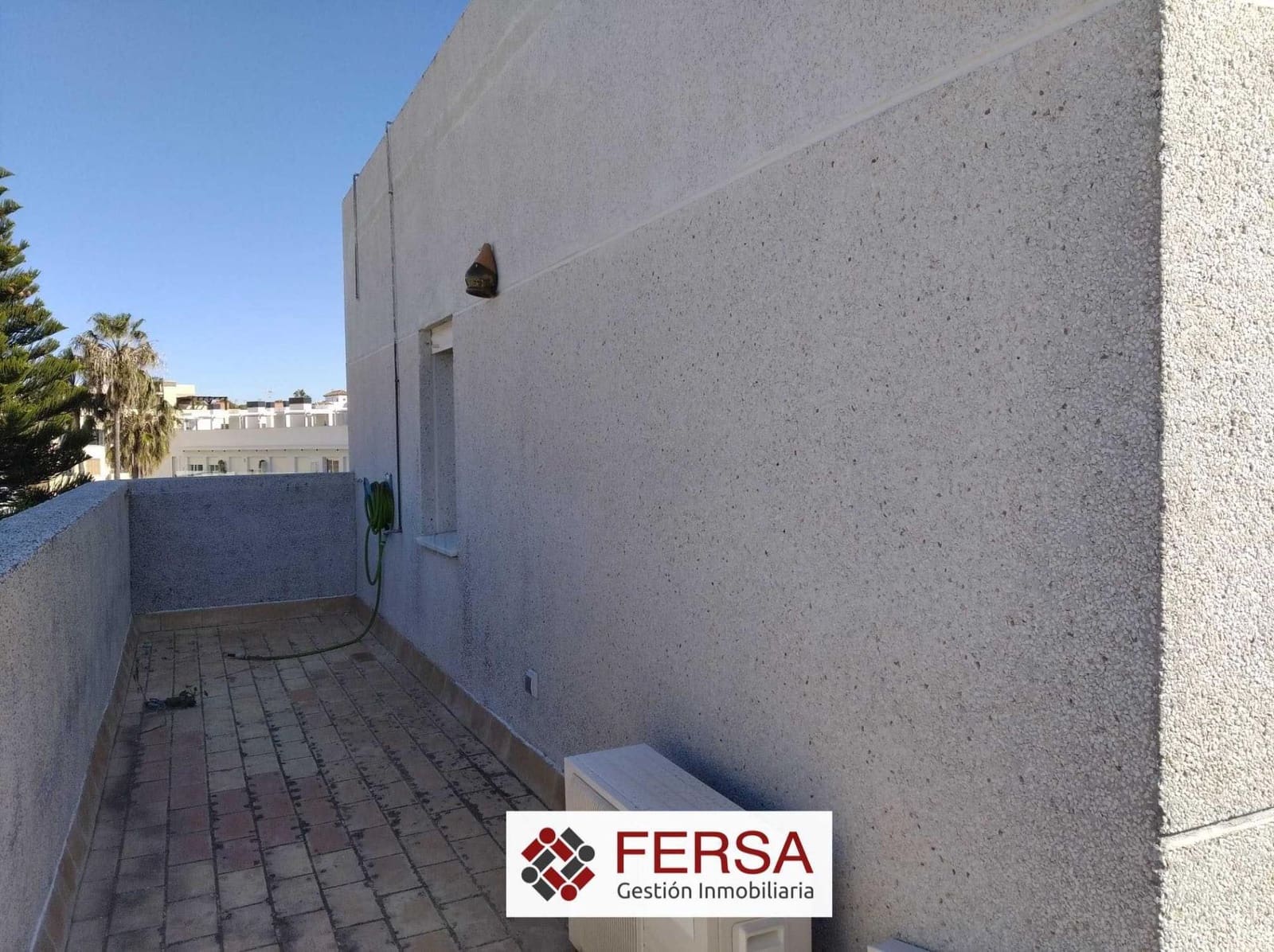 3 bedroom Penthouse for rent in El Puerto de Santa Maria with garage - € 2,500 (Ref: 9829469)