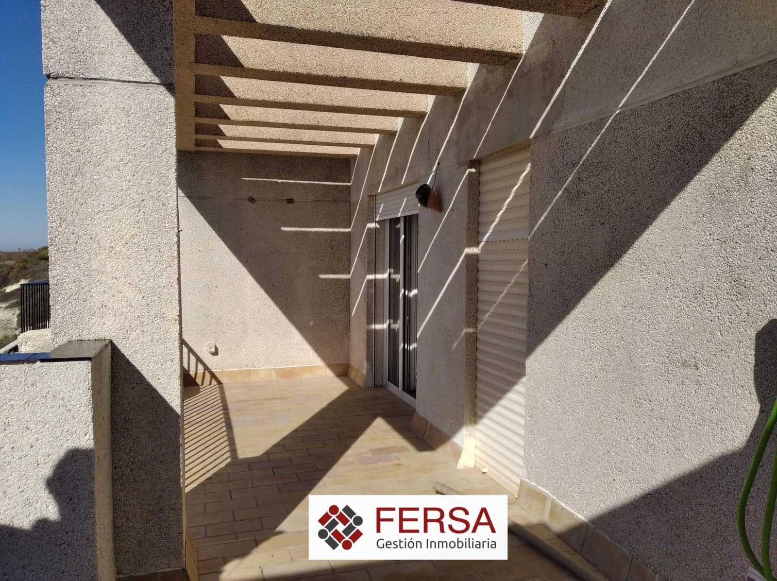 3 bedroom Penthouse for rent in El Puerto de Santa Maria with garage - € 2,500 (Ref: 9829469)