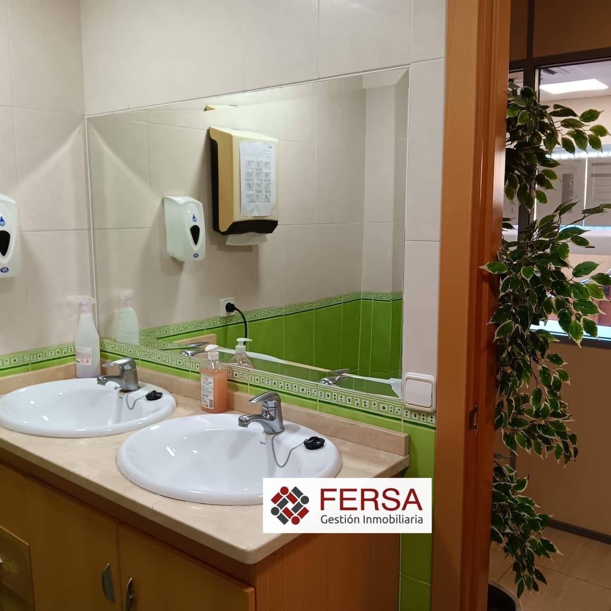 Negocio en El Puerto de Santa María en alquiler con garaje - 2.500 € (Ref: 9829470)