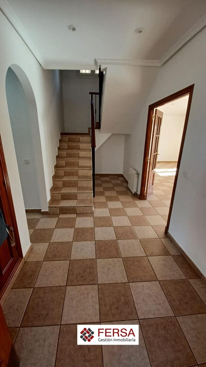 4 bedroom Semi-detached Villa for sale in El Puerto de Santa Maria with garage - € 400,000 (Ref: 9829475)