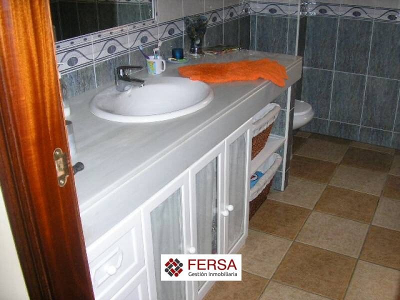 4 bedroom Semi-detached Villa for sale in El Puerto de Santa Maria with garage - € 400,000 (Ref: 9829475)