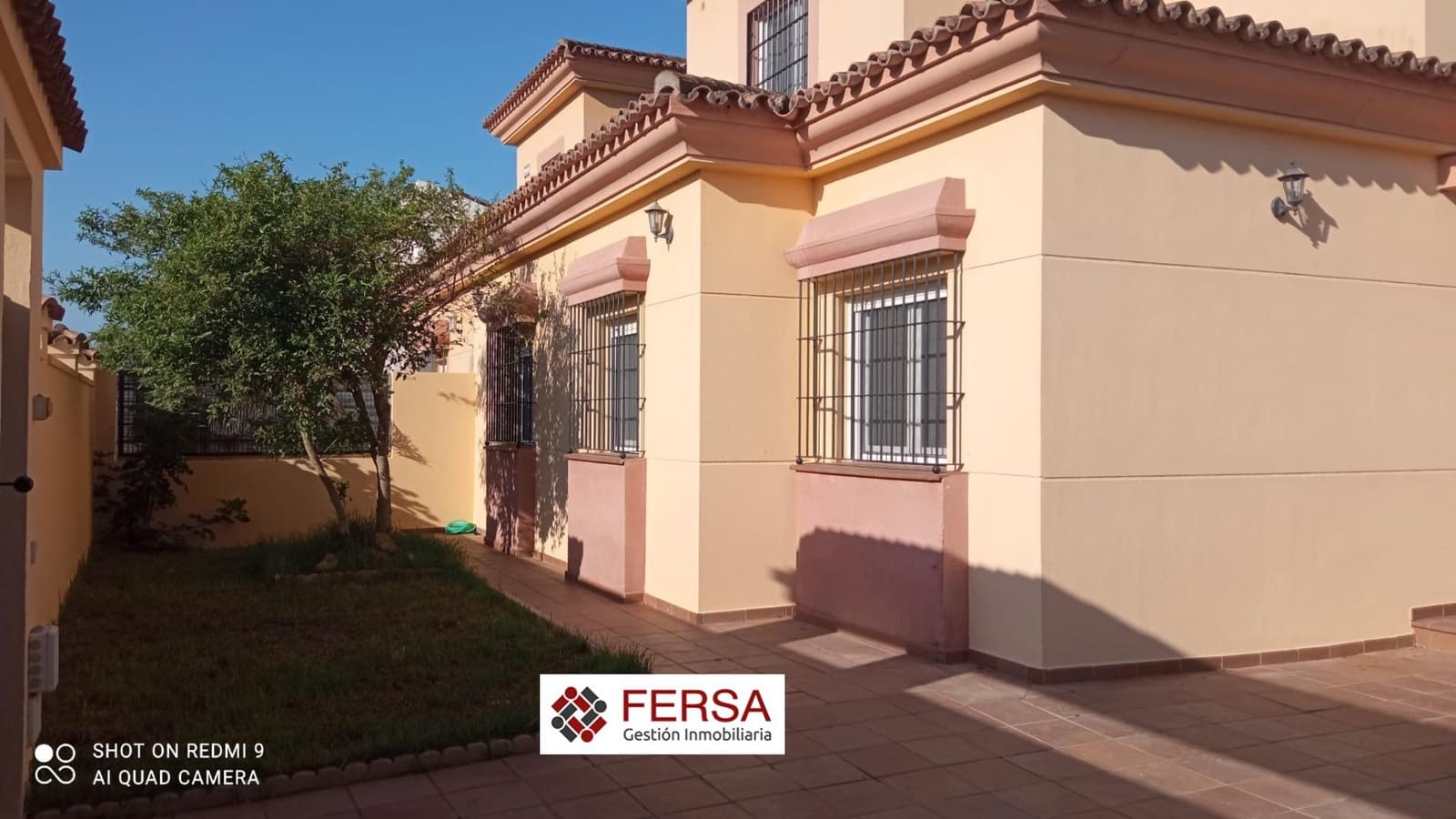 4 bedroom Semi-detached Villa for sale in El Puerto de Santa Maria with garage - € 400,000 (Ref: 9829475)
