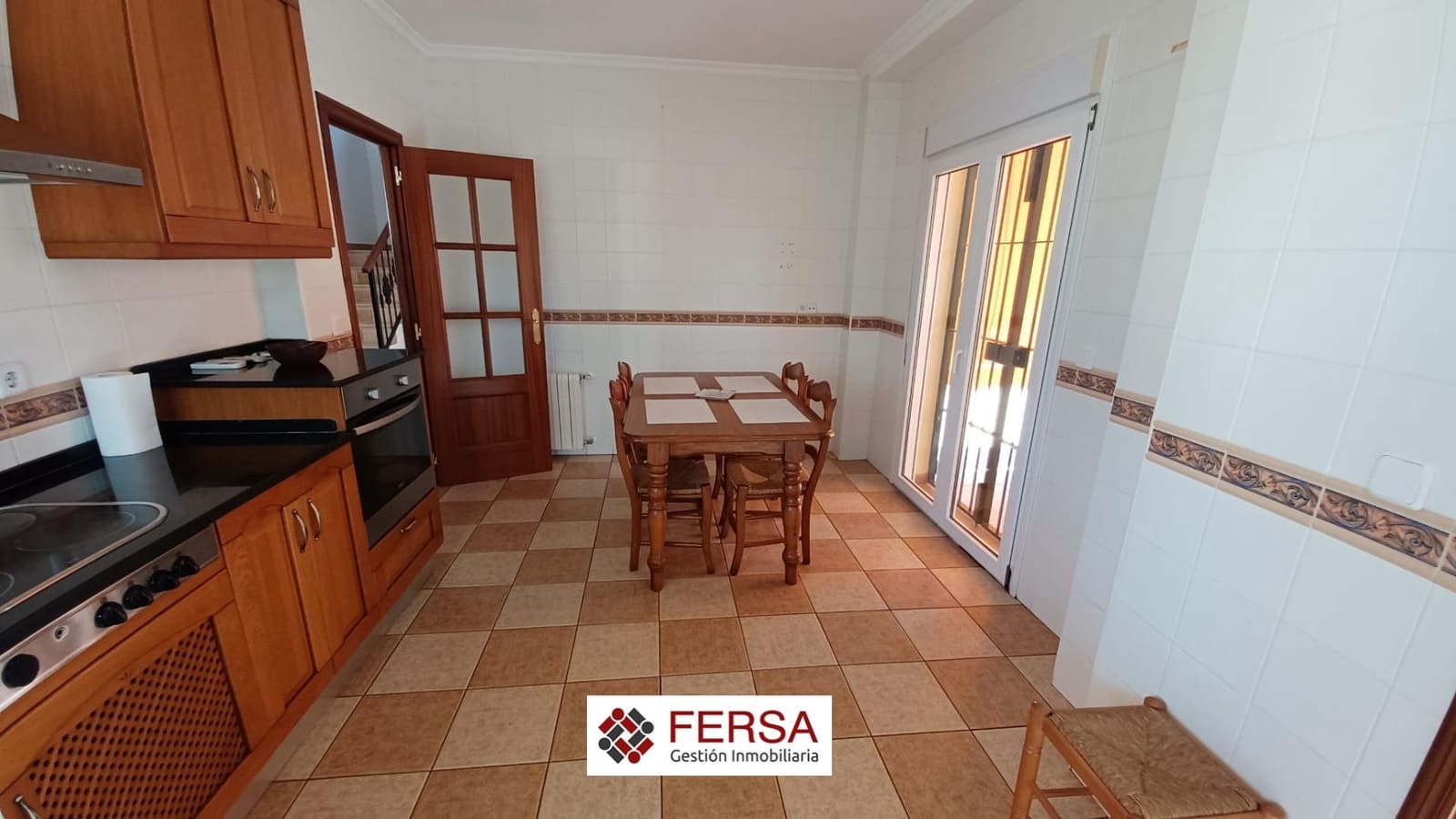4 bedroom Semi-detached Villa for sale in El Puerto de Santa Maria with garage - € 400,000 (Ref: 9829475)