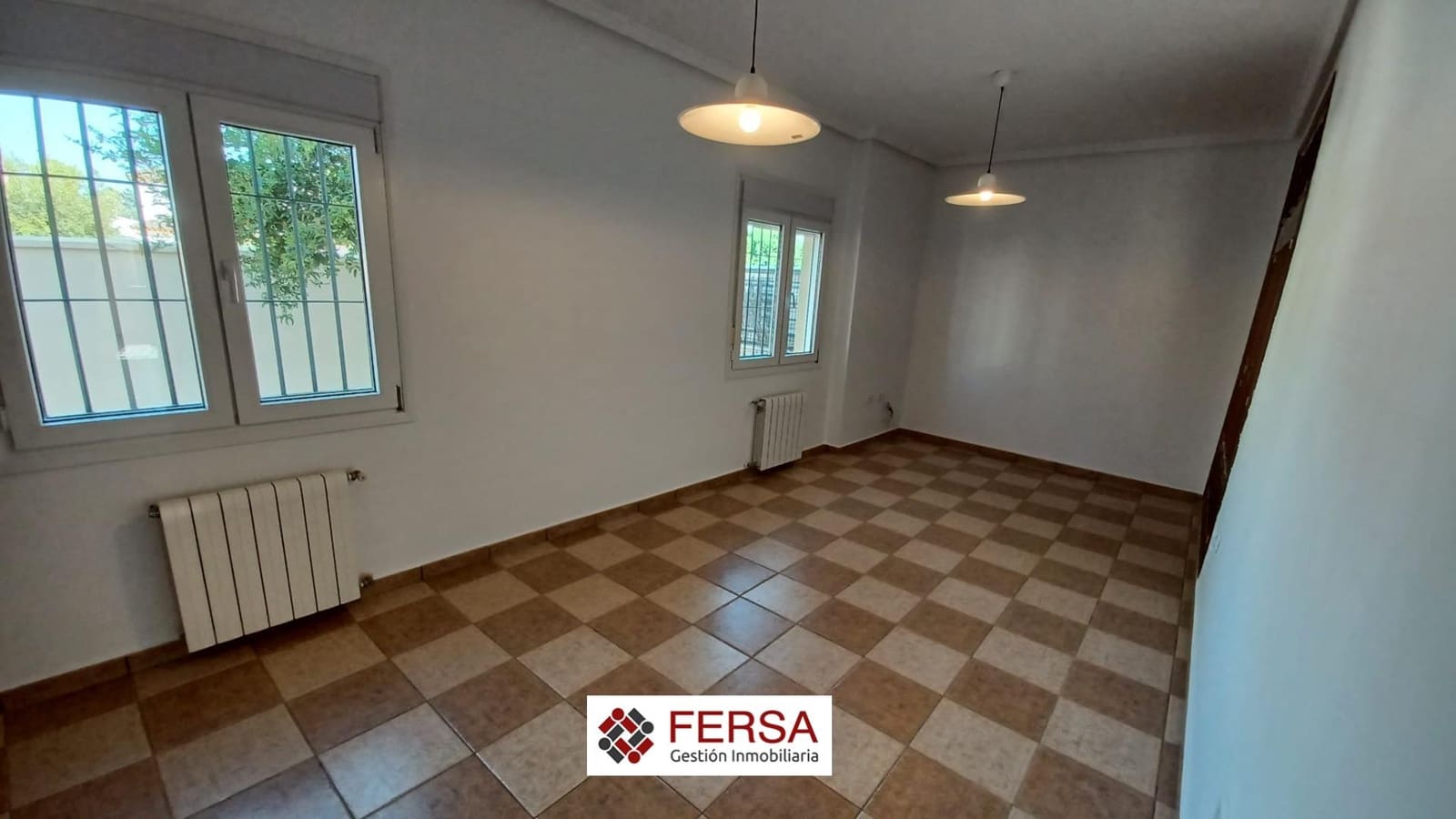 4 bedroom Semi-detached Villa for sale in El Puerto de Santa Maria with garage - € 400,000 (Ref: 9829475)