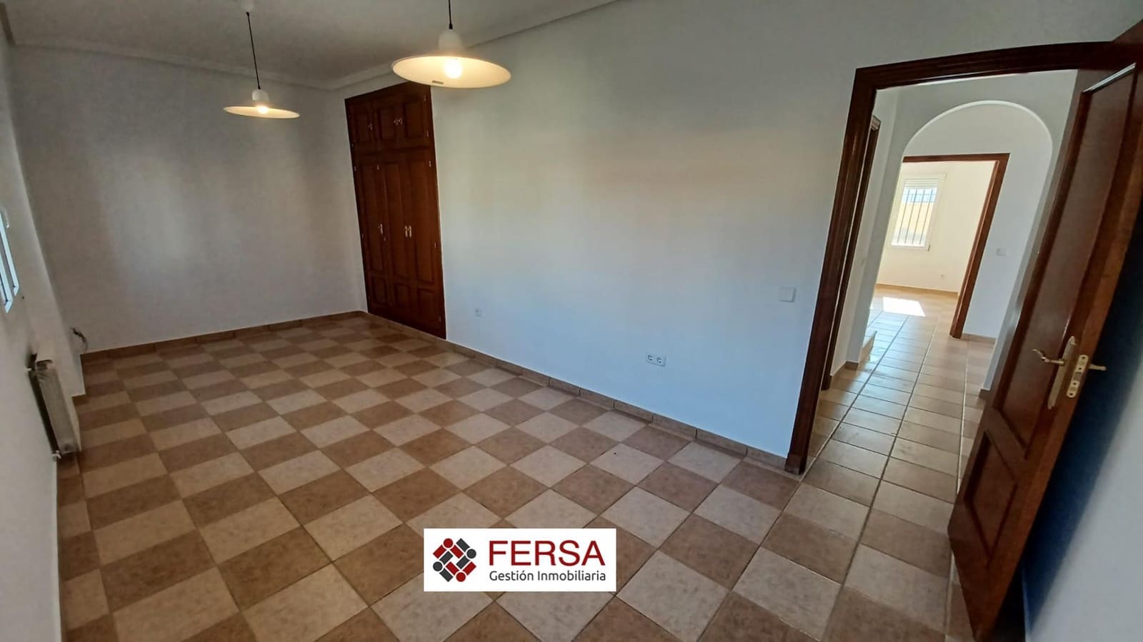 4 bedroom Semi-detached Villa for sale in El Puerto de Santa Maria with garage - € 400,000 (Ref: 9829475)