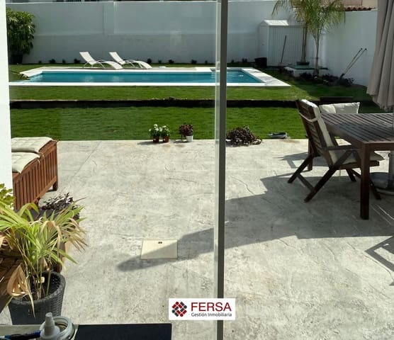 4 chambre Villa/Maison à vendre à El Puerto de Santa María avec piscine - 1 250 000 € (Ref: 9829483)