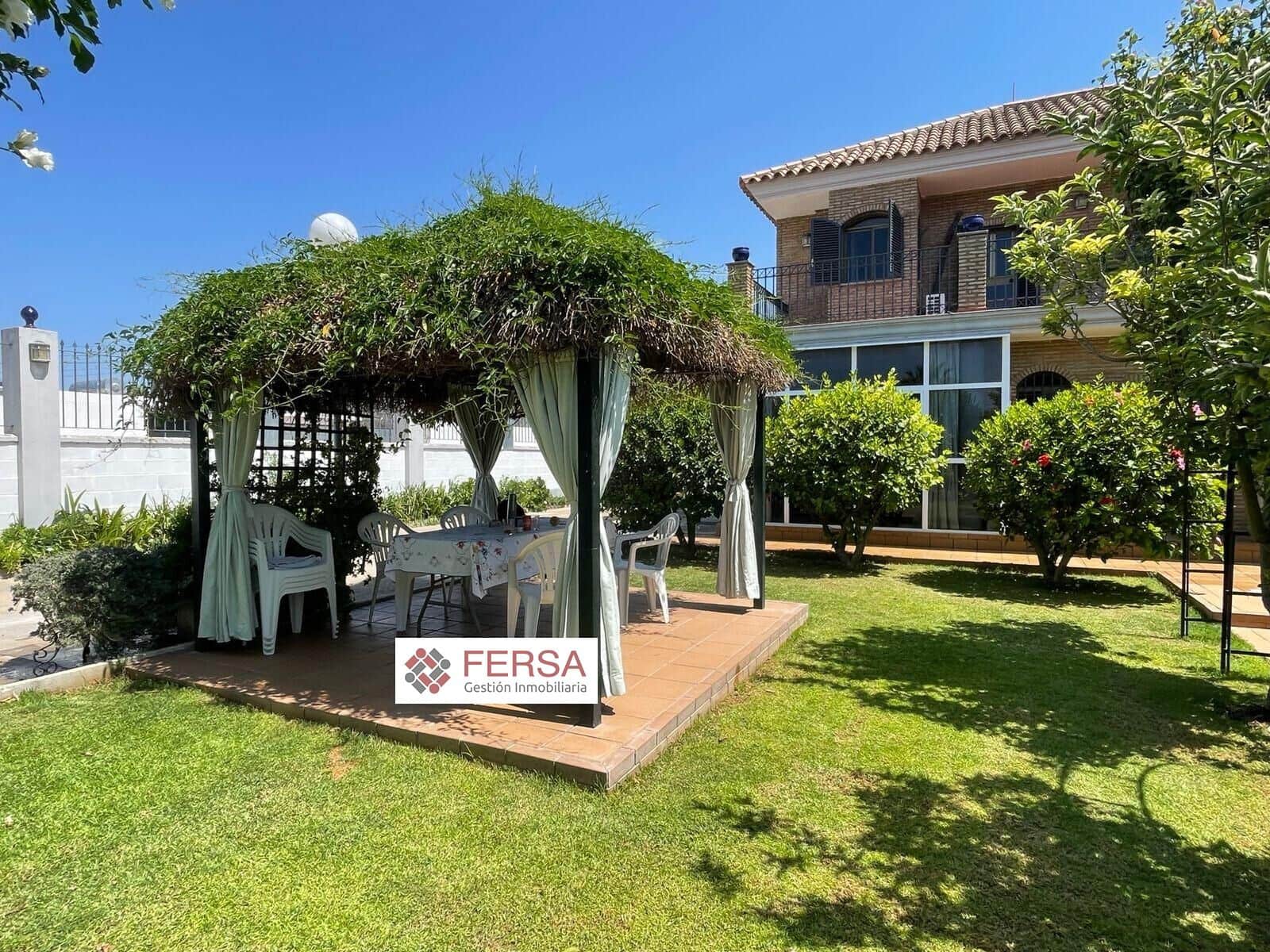 3 bedroom Villa for sale in El Puerto de Santa Maria - € 525,000 (Ref: 9829488)