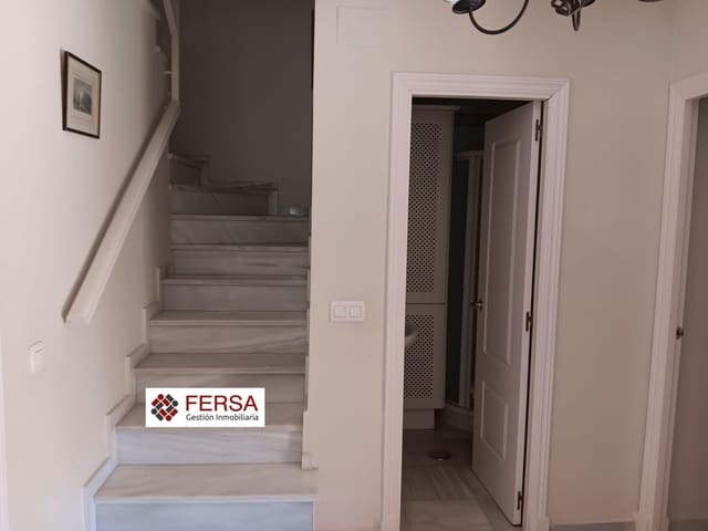 Pareado de 4 habitaciones en El Puerto de Santa María en alquiler con piscina - 2.000 € (Ref: 9829491)