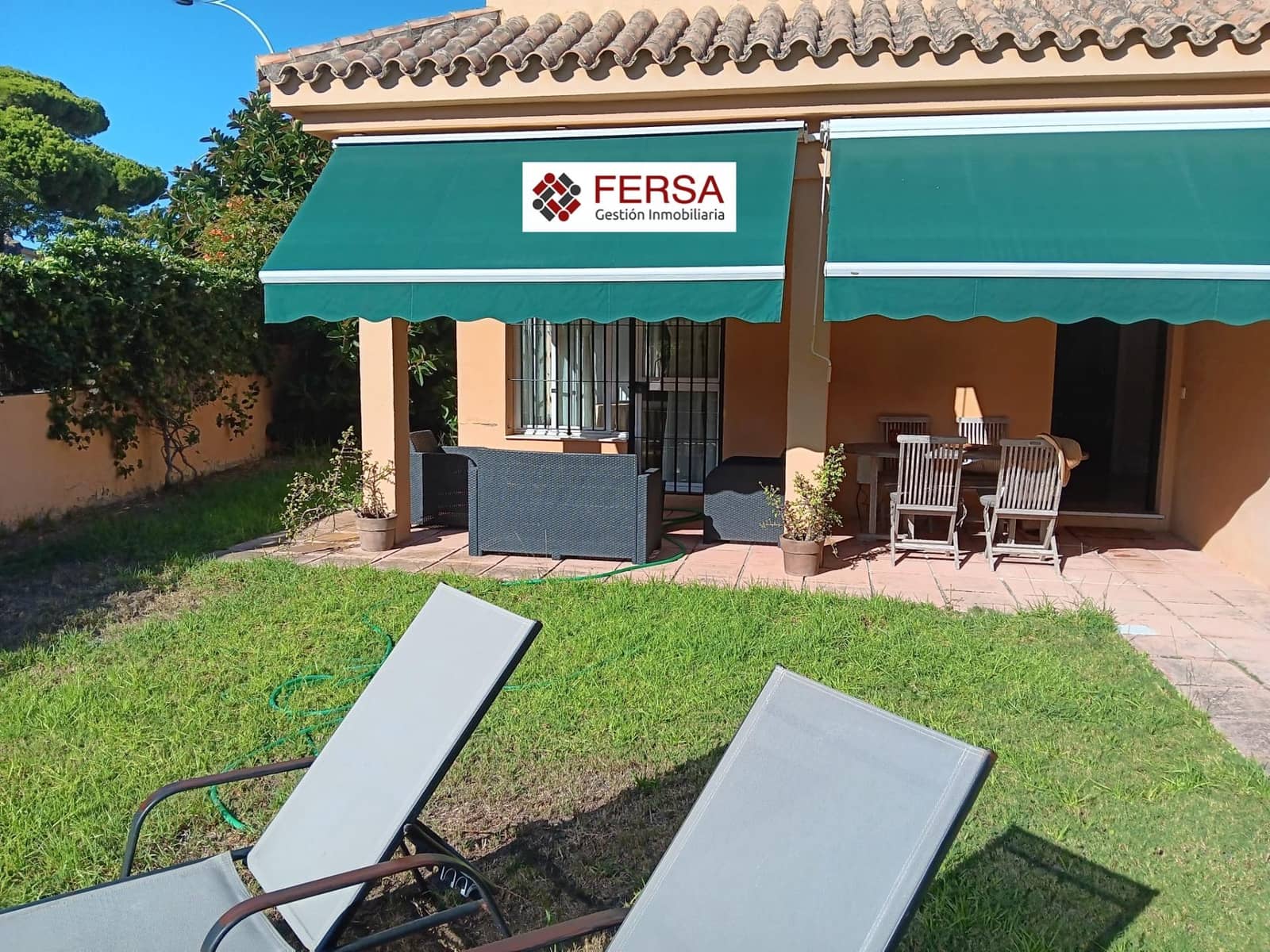 4 bedroom Semi-detached Villa for rent in El Puerto de Santa Maria with pool - € 2,000 (Ref: 9829491)