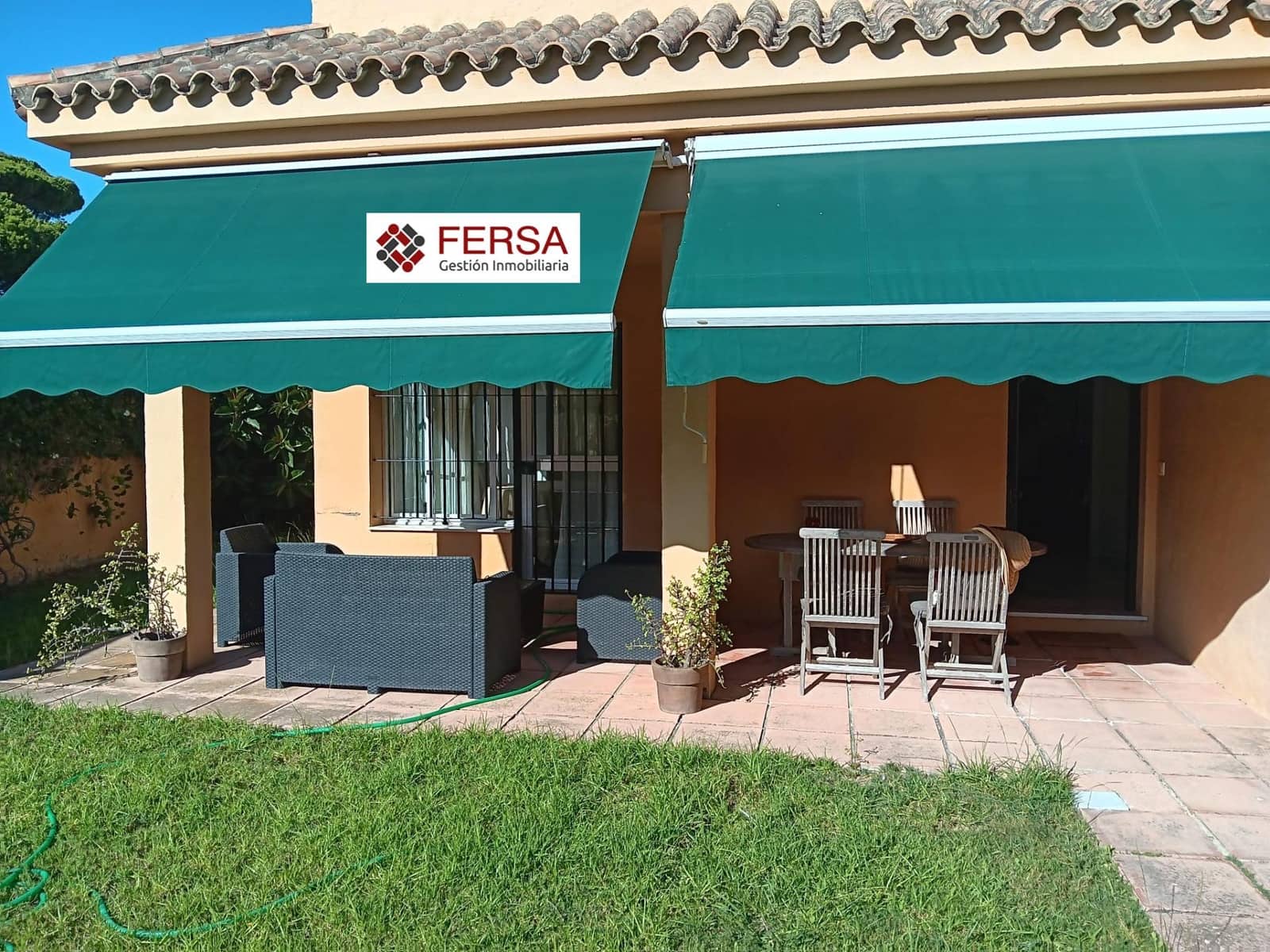 4 bedroom Semi-detached Villa for rent in El Puerto de Santa Maria with pool - € 2,000 (Ref: 9829491)