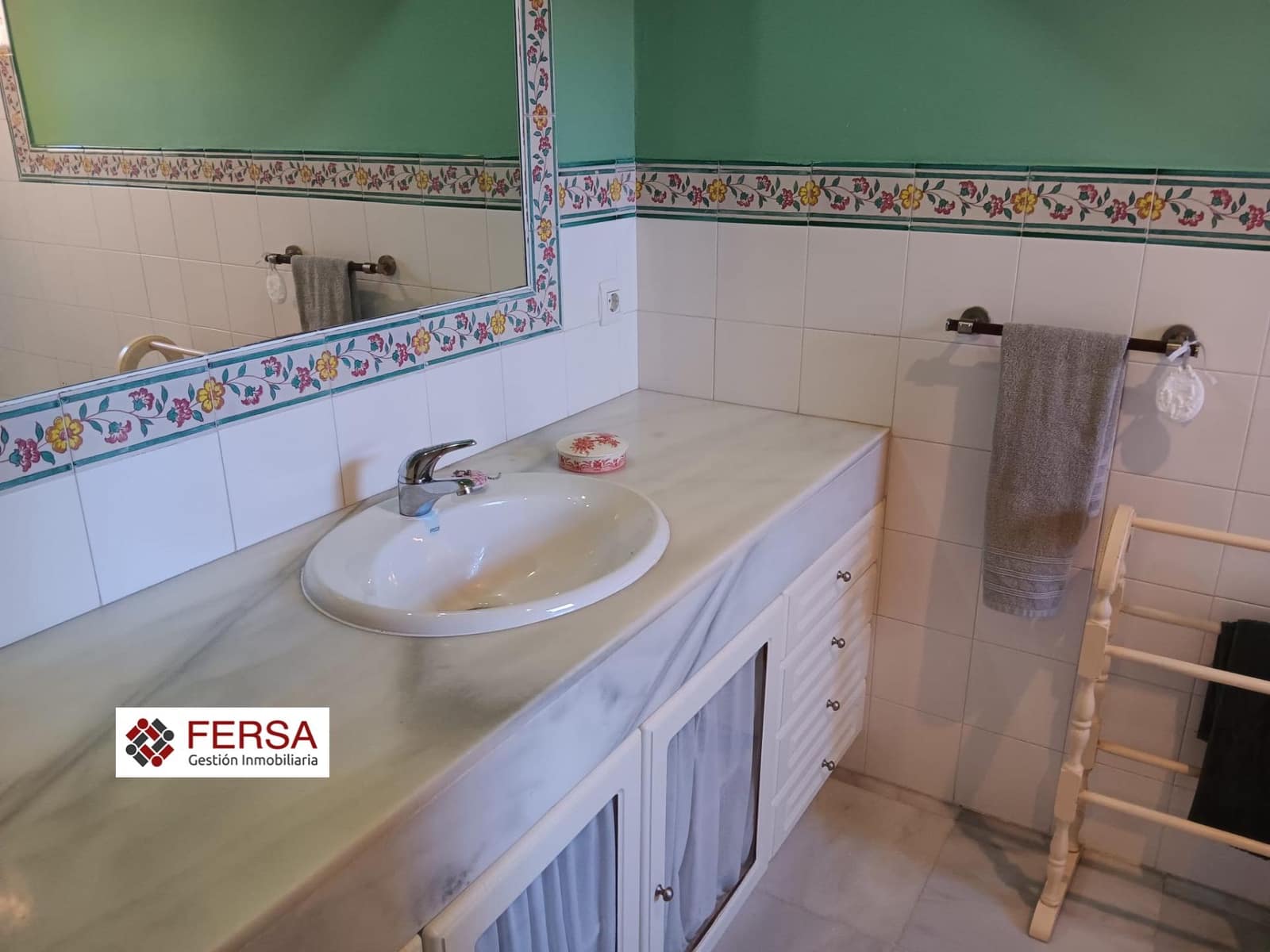 4 bedroom Semi-detached Villa for rent in El Puerto de Santa Maria with pool - € 2,000 (Ref: 9829491)