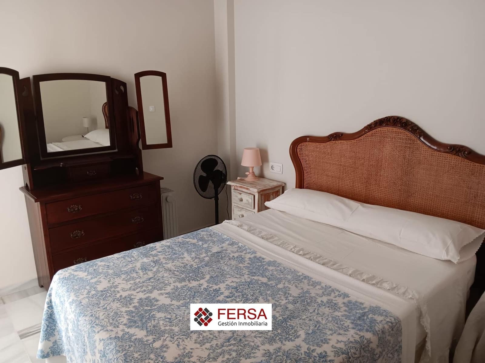 4 bedroom Semi-detached Villa for rent in El Puerto de Santa Maria with pool - € 2,000 (Ref: 9829491)