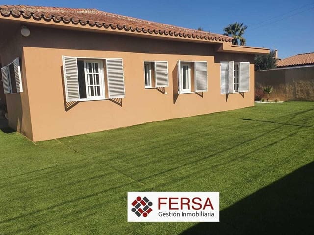 4 bedroom Villa for sale in Chiclana de la Frontera with pool - € 600,000 (Ref: 9829492)