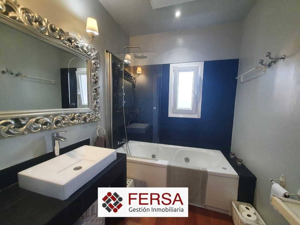 4 bedroom Villa for sale in Chiclana de la Frontera with pool - € 600,000 (Ref: 9829492)