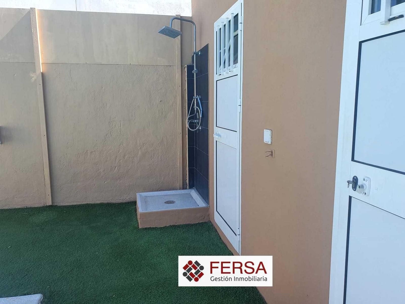 4 bedroom Villa for sale in Chiclana de la Frontera with pool - € 600,000 (Ref: 9829492)