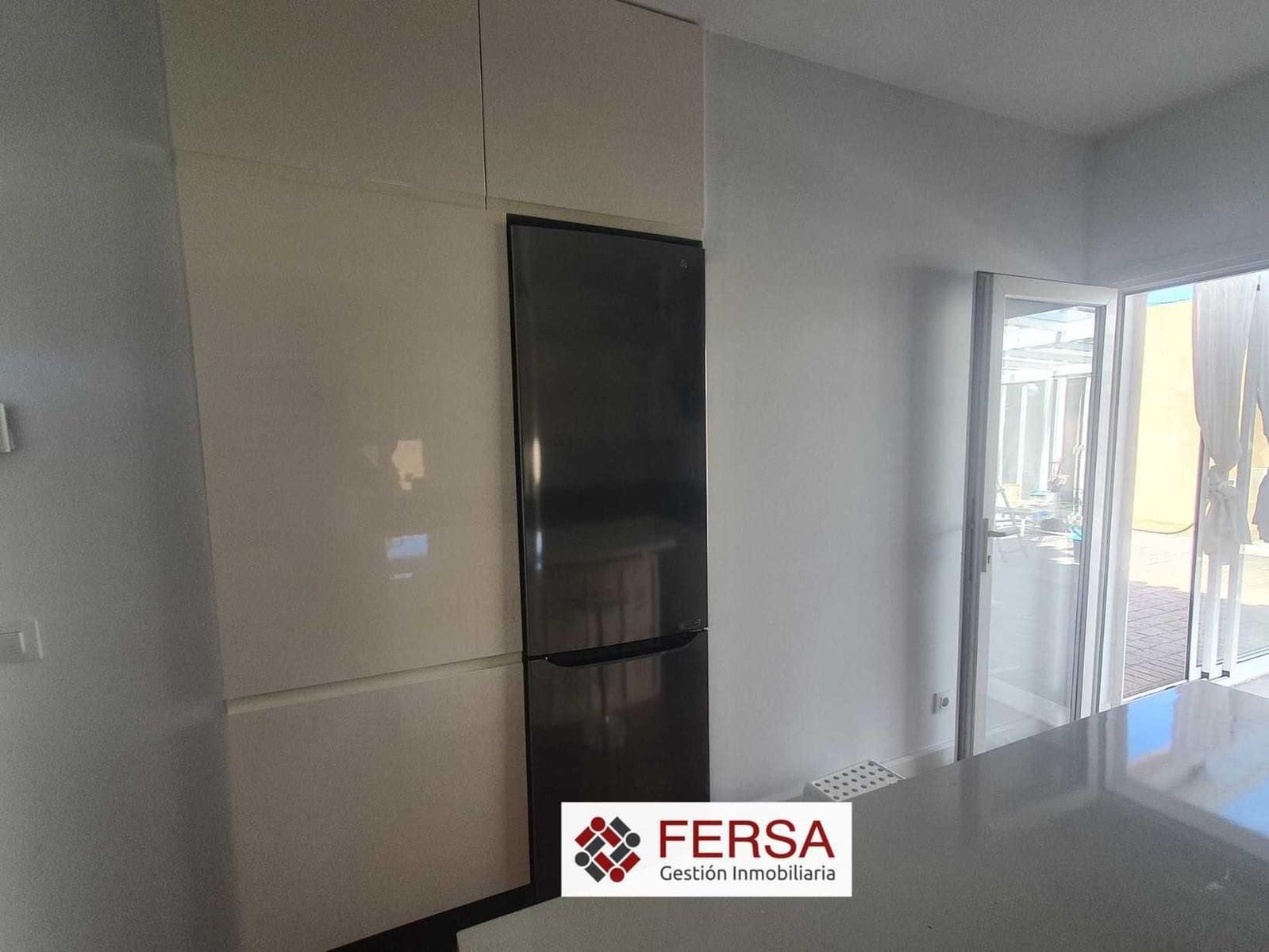 4 bedroom Villa for sale in Chiclana de la Frontera with pool - € 600,000 (Ref: 9829492)