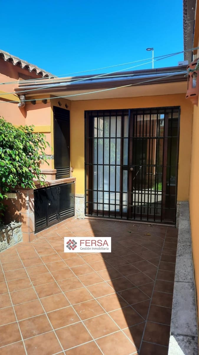 3 bedroom Semi-detached Villa for sale in El Puerto de Santa Maria with pool garage - € 470,000 (Ref: 9829500)
