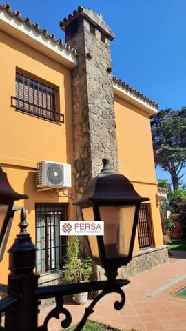 3 bedroom Semi-detached Villa for sale in El Puerto de Santa María with pool garage - € 470,000 (Ref: 9829500)