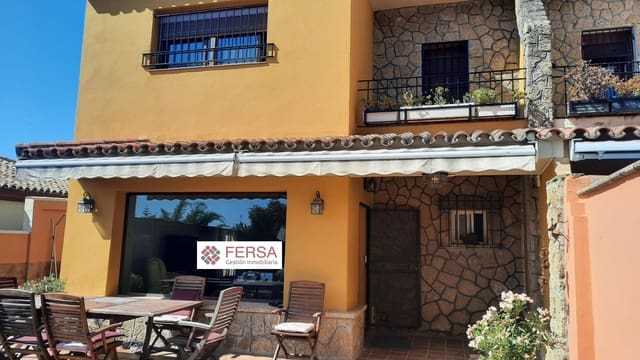 3 bedroom Semi-detached Villa for sale in El Puerto de Santa María with pool garage - € 470,000 (Ref: 9829500)