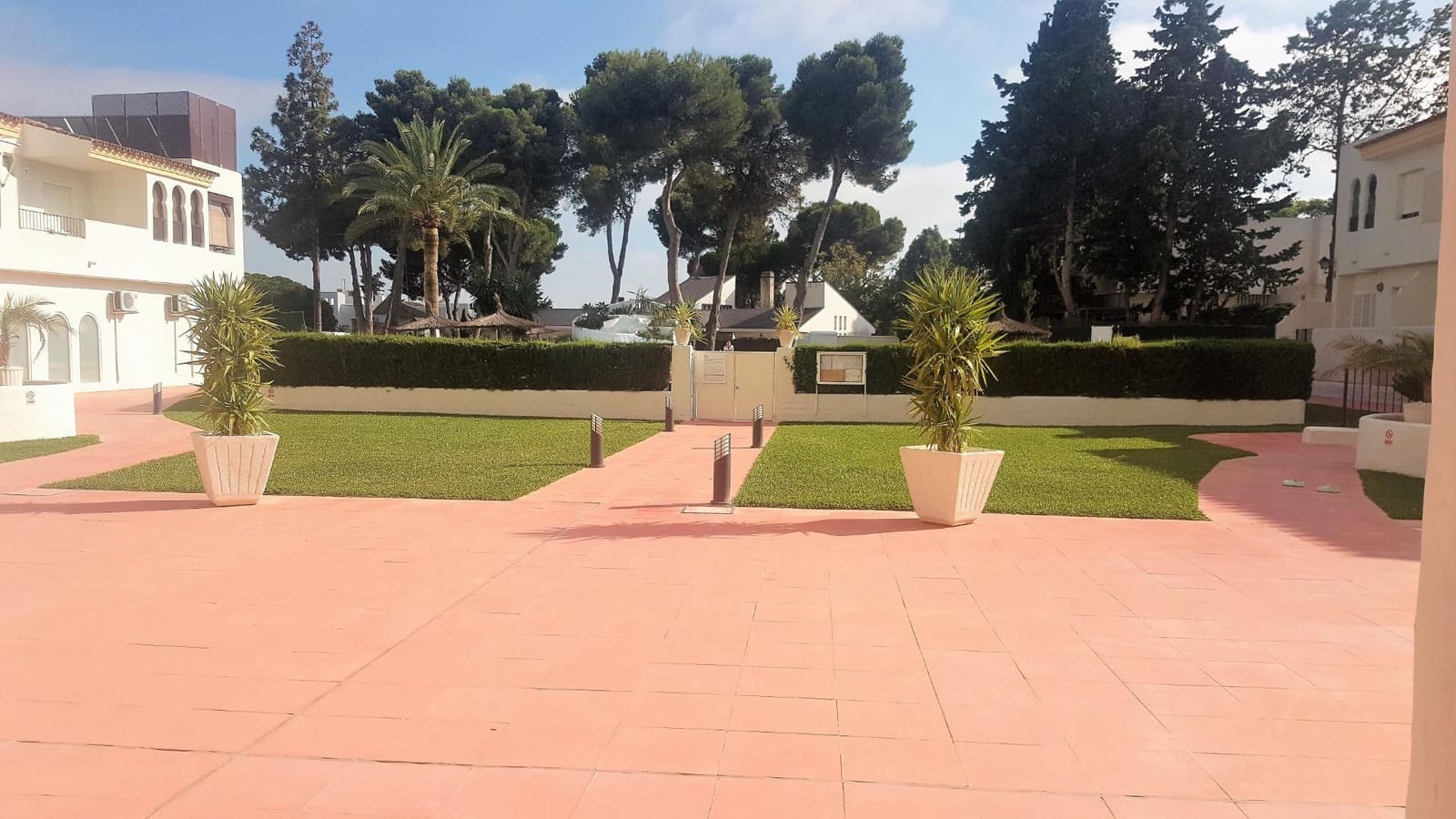 2 bedroom Apartment for sale in El Puerto de Santa Maria with pool garage - € 270,000 (Ref: 9829503)