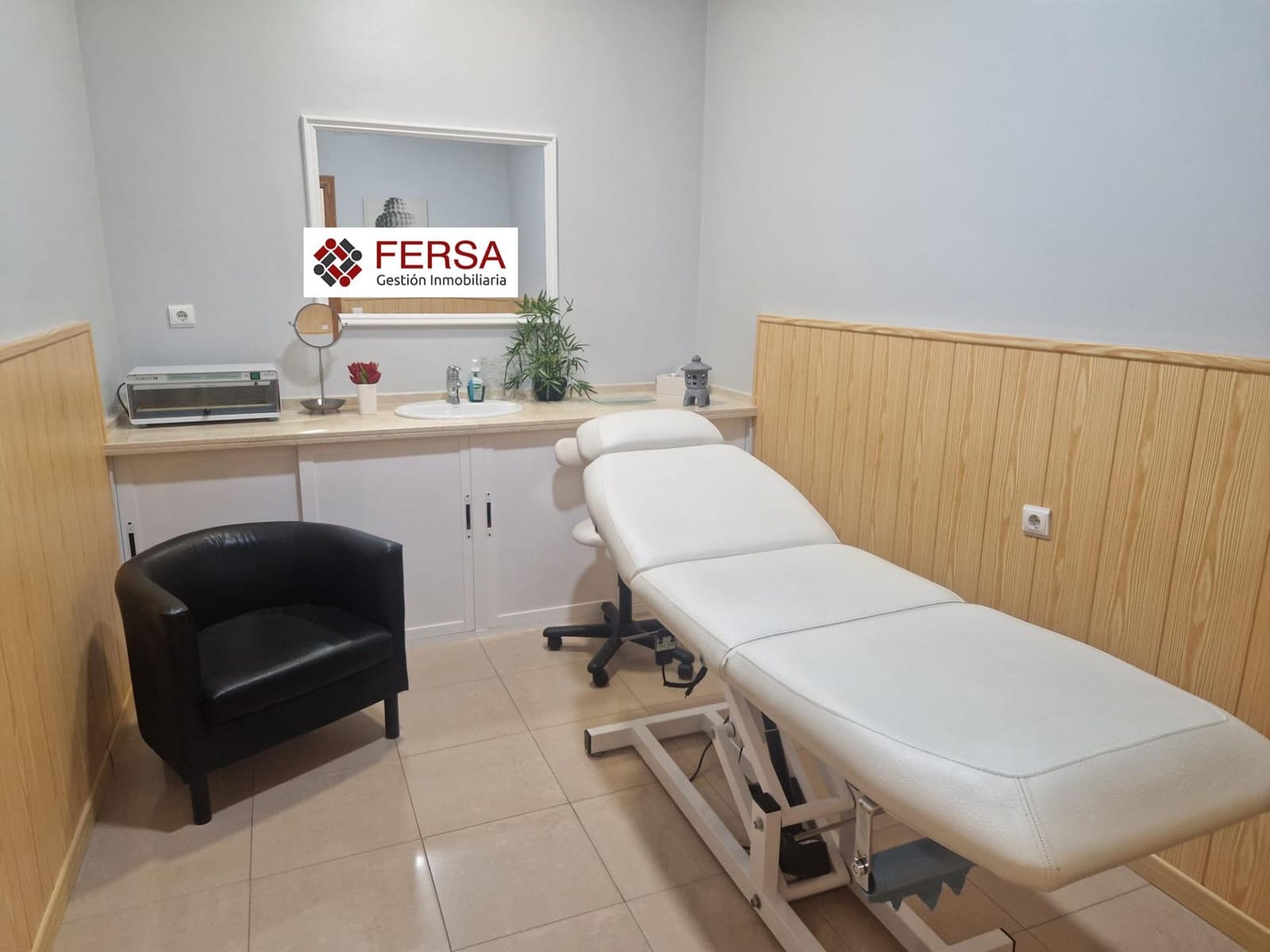 Commercial for rent in El Puerto de Santa Maria - € 1,200 (Ref: 9829507)