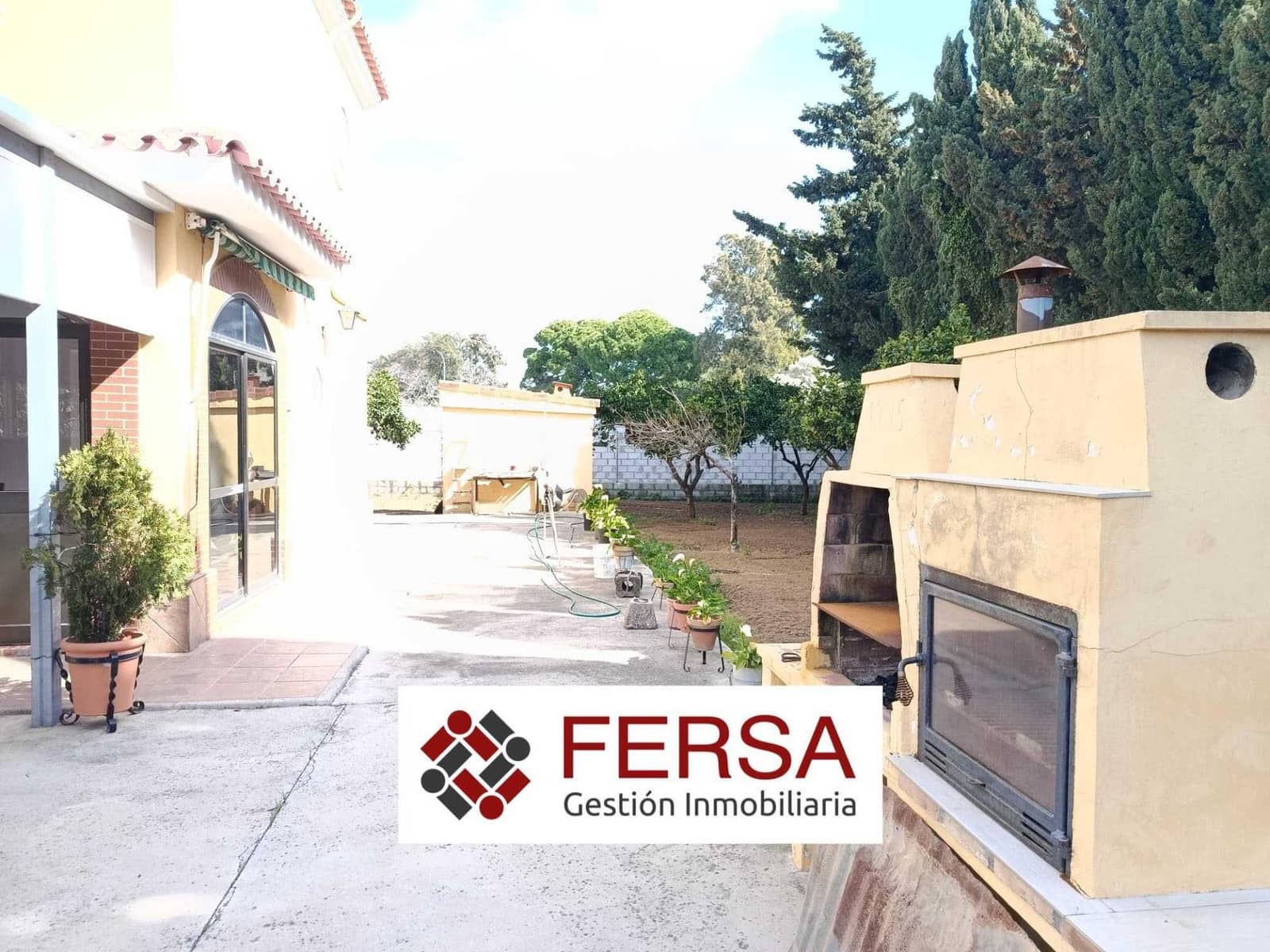 6 bedroom Villa for sale in El Puerto de Santa Maria - € 565,000 (Ref: 9829508)