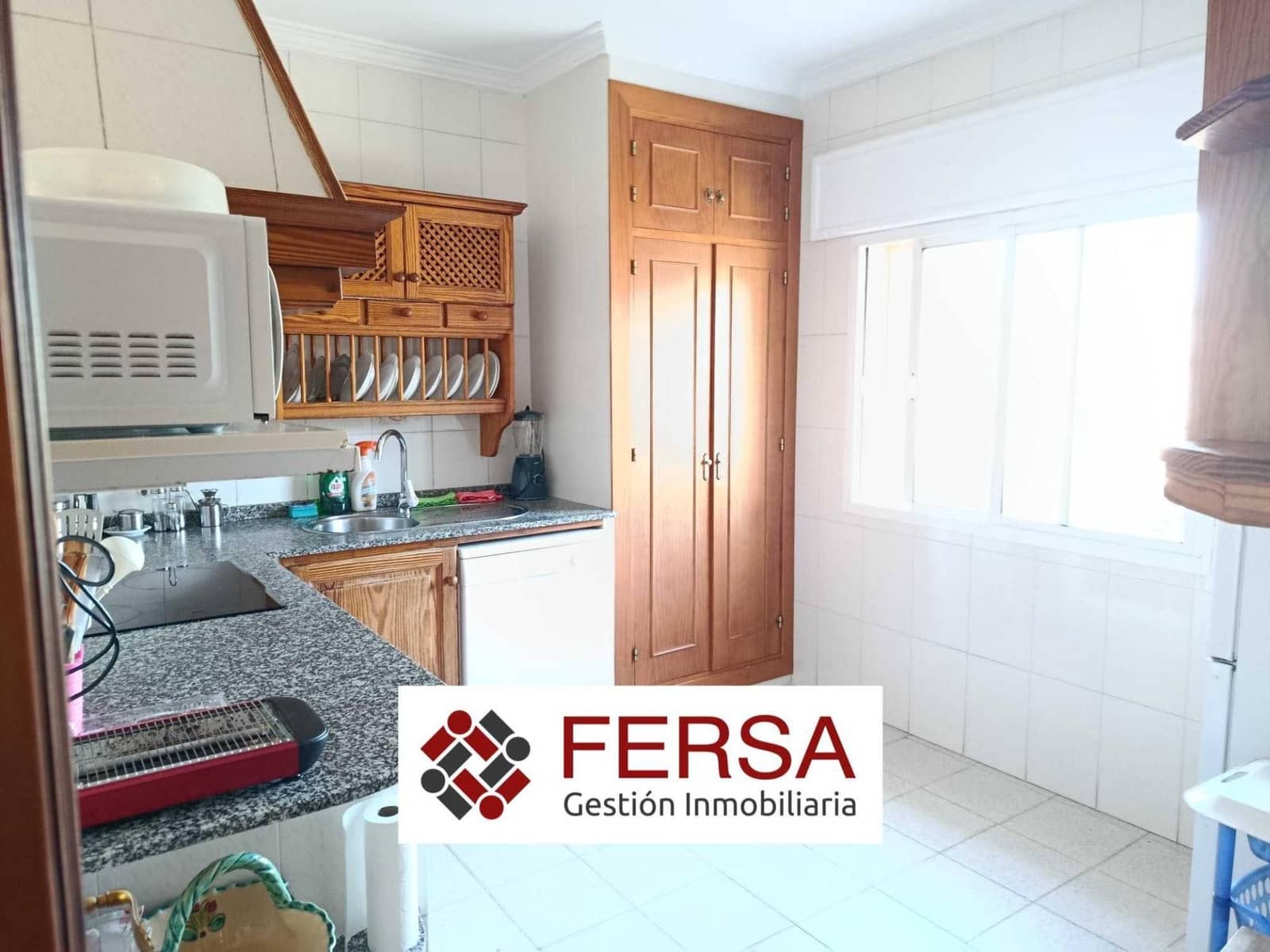 6 bedroom Villa for sale in El Puerto de Santa Maria - € 565,000 (Ref: 9829508)