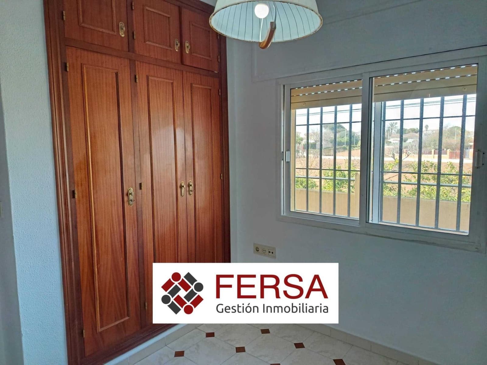 6 bedroom Villa for sale in El Puerto de Santa Maria - € 565,000 (Ref: 9829508)
