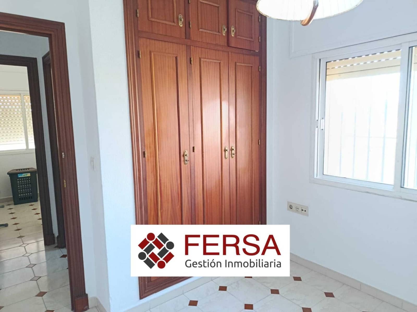 6 bedroom Villa for sale in El Puerto de Santa Maria - € 565,000 (Ref: 9829508)