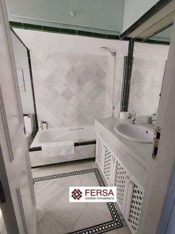 3 bedroom Penthouse for rent in El Puerto de Santa María - € 2,400 (Ref: 9829516)