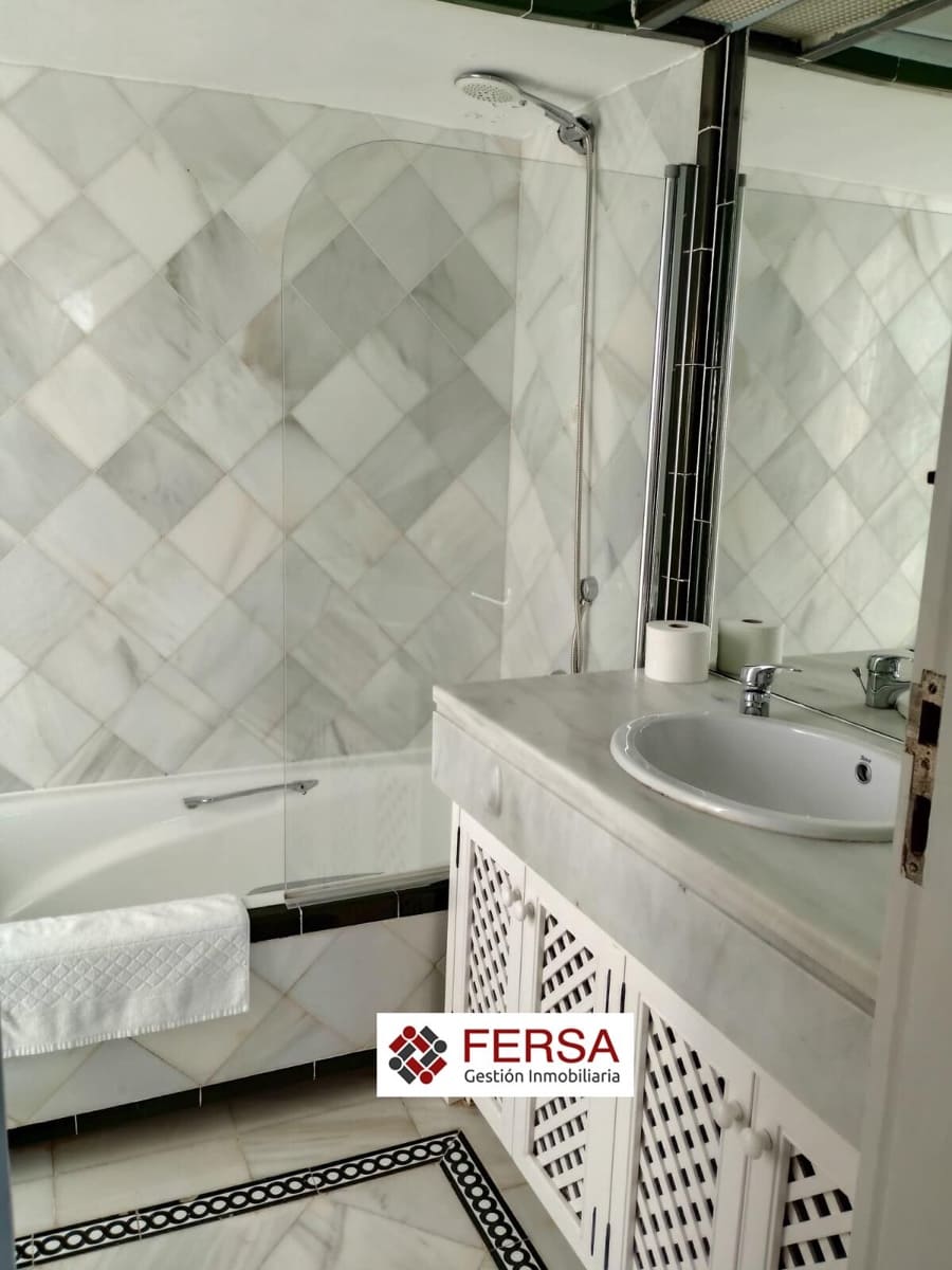 3 bedroom Penthouse for rent in El Puerto de Santa Maria - € 2,400 (Ref: 9829516)